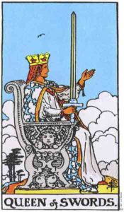Carta de Tarot de Rider - Waite Reina de Espadas en marifranstarot.com